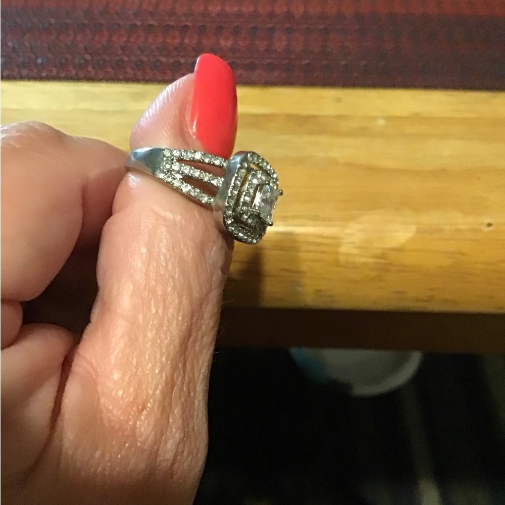 Ring - Picture 4 of 5